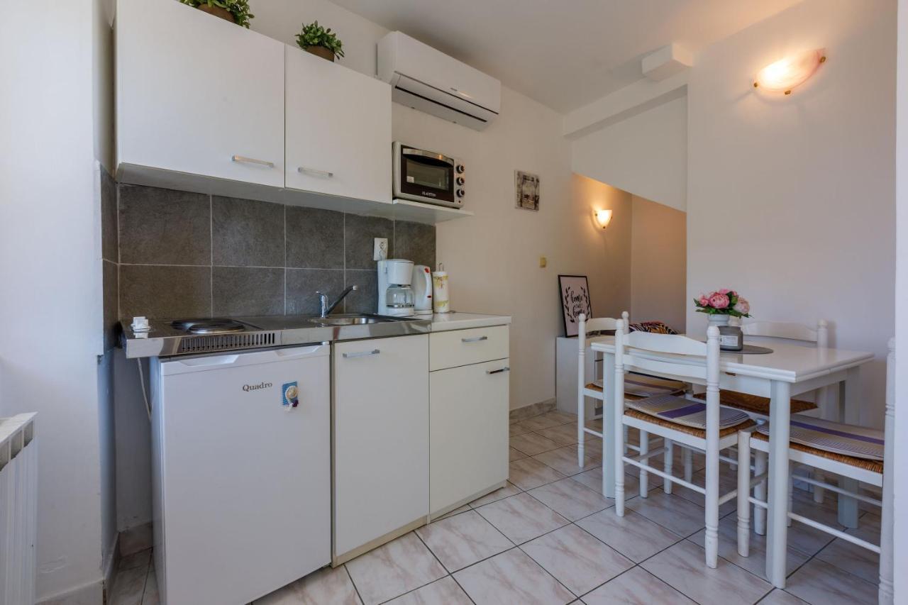 Apartments Kalla Crikvenica Exterior photo